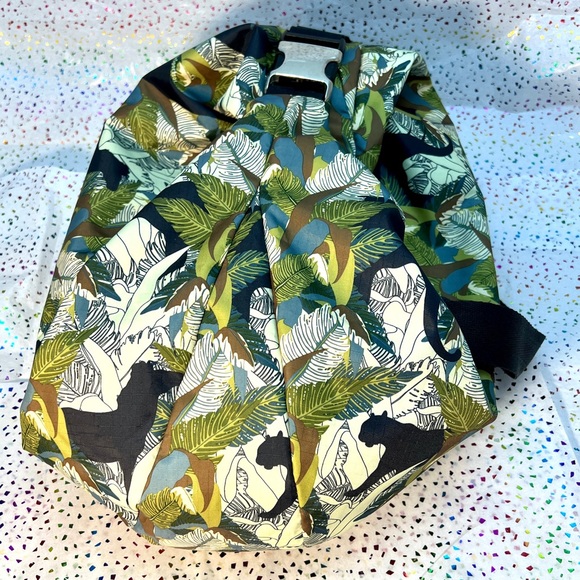 LeSportsac Jungle Animal HUGE Cross-Body Hobo Bag - Picture 9 of 14